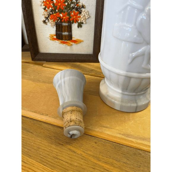 Vintage 1971 Jim Beam Discus Bottle White Marble Slag Glass Greek - Picture 5 of 7